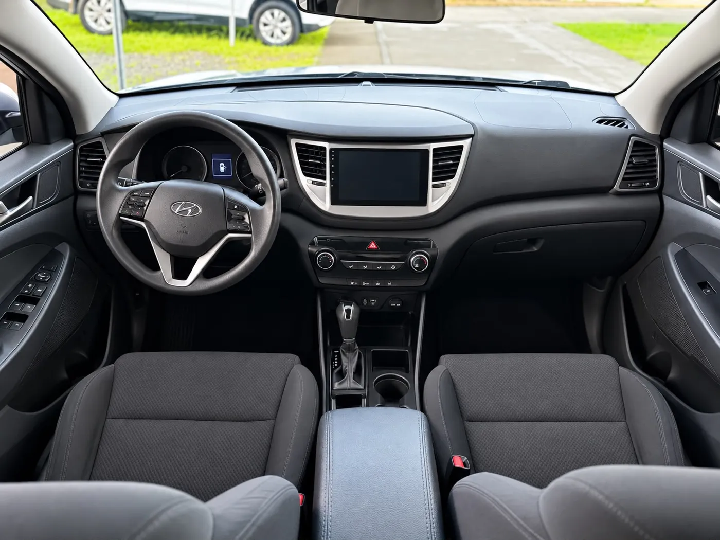 Interior del Hyundai Tucson de alquiler (imagen de referencia)